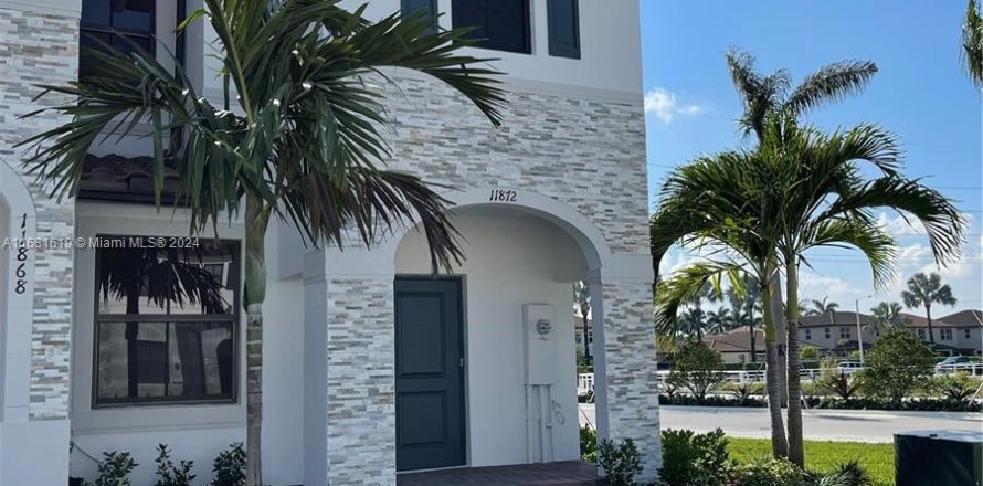 Townhouse in Homestead, Florida 3 bedrooms, 129.41 sq.m. № 1420196