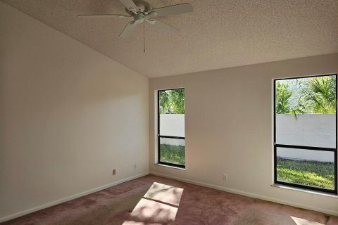 House in Tamarac, Florida 2 bedrooms, 138.61 sq.m. № 1040834 - photo 19