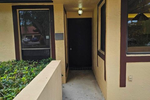 House in Tamarac, Florida 2 bedrooms, 138.61 sq.m. № 1040834 - photo 25