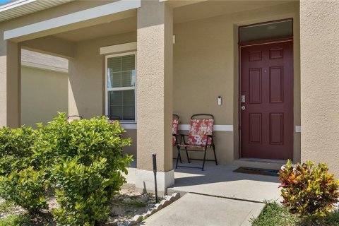 House in Davenport, Florida 5 bedrooms, 250.46 sq.m. № 1247185 - photo 4