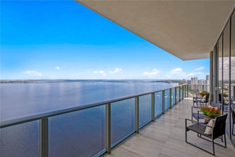 Condo in Tampa, Florida, 3 bedrooms  № 1342029 - photo 1