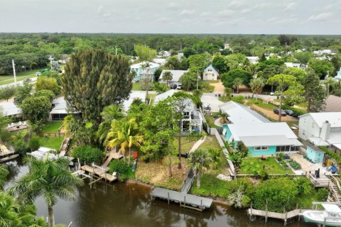 House in Palm City, Florida 4 bedrooms, 242.38 sq.m. № 1077049 - photo 4