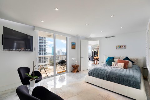 Condo in Miami Beach, Florida, 1 bedroom  № 1054195 - photo 11