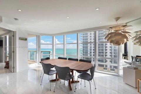 Copropriété à vendre à Miami Beach, Floride: 1 chambre, 118.73 m2 № 1054195 - photo 2