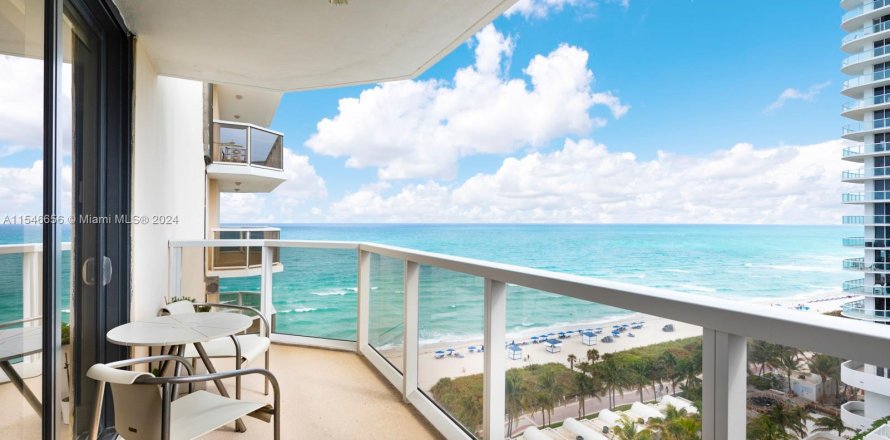 Condominio en Miami Beach, Florida, 1 dormitorio  № 1054195