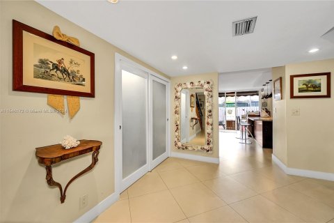 Townhouse in Hallandale Beach, Florida 2 bedrooms, 167.04 sq.m. № 1054194 - photo 7