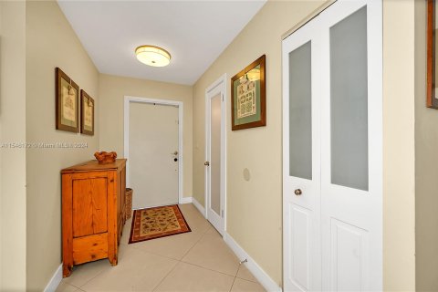 Townhouse in Hallandale Beach, Florida 2 bedrooms, 167.04 sq.m. № 1054194 - photo 13