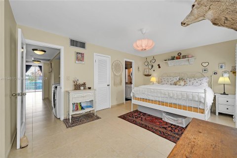 Townhouse in Hallandale Beach, Florida 2 bedrooms, 167.04 sq.m. № 1054194 - photo 28