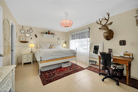 Townhouse in Hallandale Beach, Florida 2 bedrooms, 167.04 sq.m. № 1054194 - photo 27