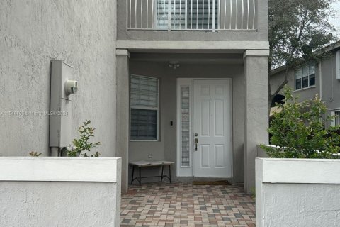 Touwnhouse à vendre à Doral, Floride: 3 chambres, 208.57 m2 № 1054150 - photo 2