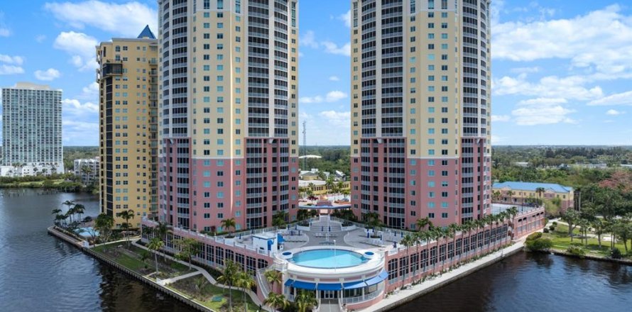 Condo in Fort Myers, Florida, 3 bedrooms  № 1052854