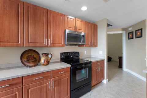 Condo in Fort Myers, Florida, 3 bedrooms  № 1052854 - photo 5