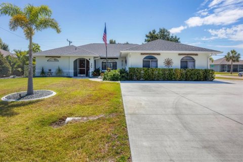 House in Port Charlotte, Florida 3 bedrooms, 180.32 sq.m. № 1245956 - photo 4