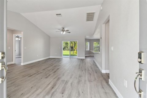 Casa en venta en Wesley Chapel, Florida, 3 dormitorios, 140 m2 № 1268408 - foto 8