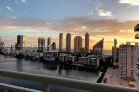 Condo in Sunny Isles Beach, Florida, 2 bedrooms  № 1042901 - photo 5