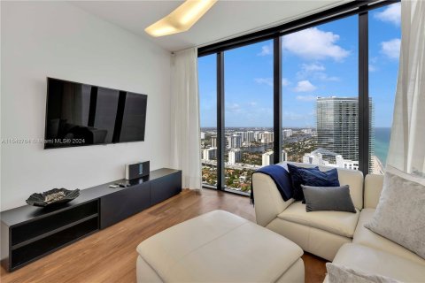 Condo in Sunny Isles Beach, Florida, 4 bedrooms  № 1042900 - photo 25