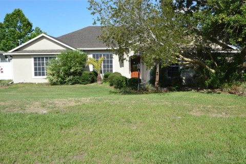 House in Deltona, Florida 3 bedrooms, 191.01 sq.m. № 1299120 - photo 1