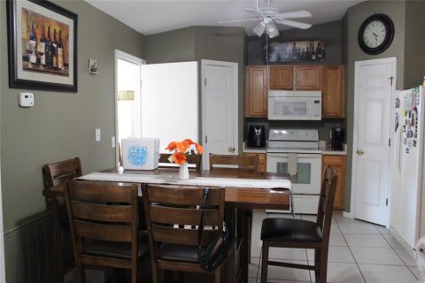 House in Davenport, Florida 3 bedrooms, 130.43 sq.m. № 1397847 - photo 11