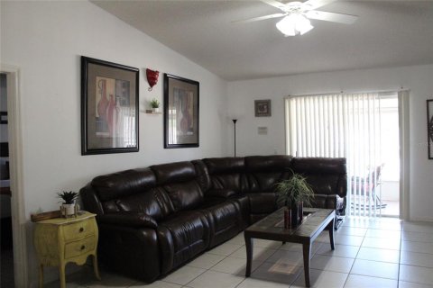 House in Davenport, Florida 3 bedrooms, 130.43 sq.m. № 1397847 - photo 4