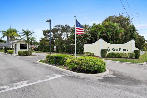 Villa ou maison à vendre à Hobe Sound, Floride: 2 chambres, 104.89 m2 № 1041018 - photo 1