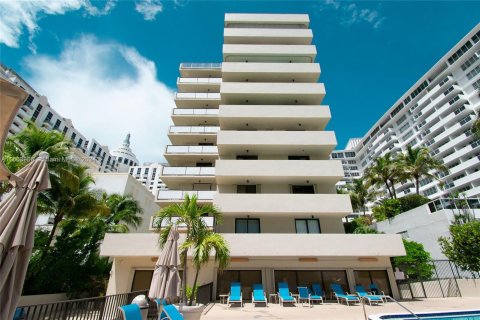 Condominio en alquiler en Miami Beach, Florida, 2 dormitorios, 83.8 m2 № 1375589 - foto 20