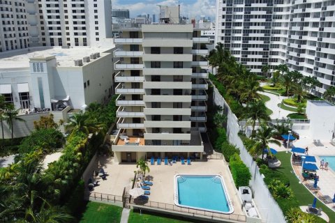 Condominio en alquiler en Miami Beach, Florida, 2 dormitorios, 83.8 m2 № 1375589 - foto 23