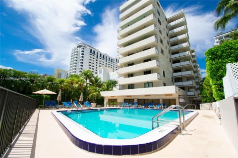 Condominio en alquiler en Miami Beach, Florida, 2 dormitorios, 83.8 m2 № 1375589 - foto 21