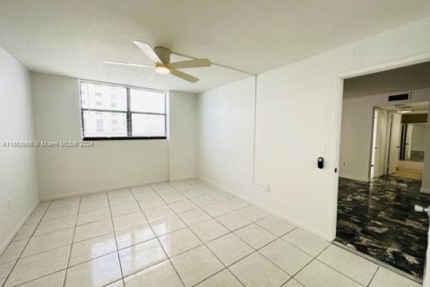 Condominio en alquiler en Miami Beach, Florida, 2 dormitorios, 83.8 m2 № 1375589 - foto 8