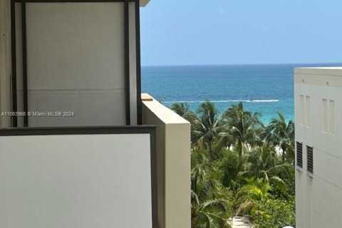 Condominio en alquiler en Miami Beach, Florida, 2 dormitorios, 83.8 m2 № 1375589 - foto 3