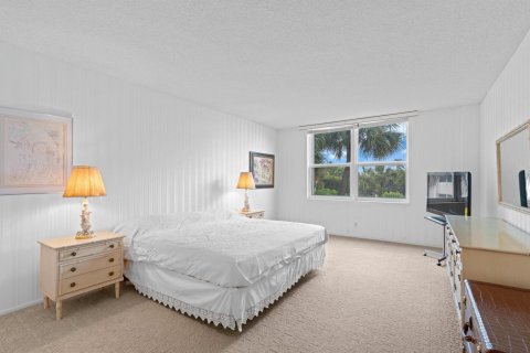 Condo in Palm Beach, Florida, 2 bedrooms  № 1207397 - photo 24