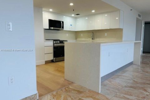 Condo in Key Biscayne, Florida, 3 bedrooms  № 1305605 - photo 5