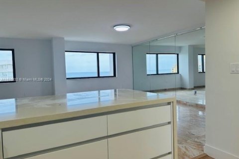 Condo in Key Biscayne, Florida, 3 bedrooms  № 1305605 - photo 4