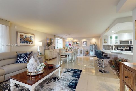 Copropriété à vendre à Hallandale Beach, Floride: 3 chambres, 181.62 m2 № 1040455 - photo 10