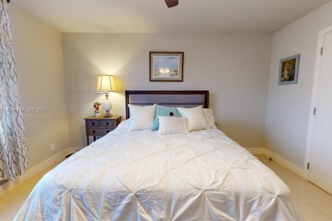 Condominio en venta en Hallandale Beach, Florida, 3 dormitorios, 181.62 m2 № 1040455 - foto 28