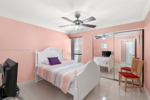 Condo in Pembroke Pines, Florida, 2 bedrooms  № 1040456 - photo 6