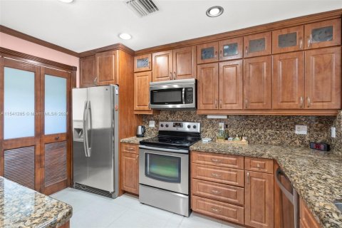 Condominio en venta en Pembroke Pines, Florida, 2 dormitorios, 100.33 m2 № 1040456 - foto 3