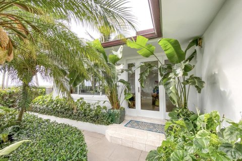 Villa ou maison à vendre à West Palm Beach, Floride: 2 chambres, 192.31 m2 № 1076984 - photo 2