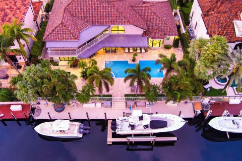 House in Lighthouse Point, Florida 4 bedrooms, 340.02 sq.m. № 1061442 - photo 6