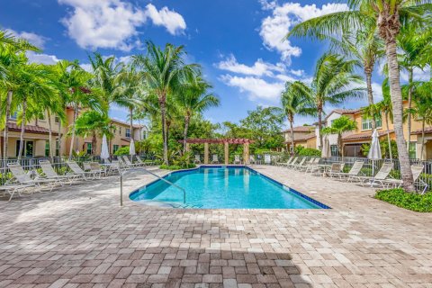 Touwnhouse à vendre à Palm Beach Gardens, Floride: 3 chambres, 161.09 m2 № 1207313 - photo 3