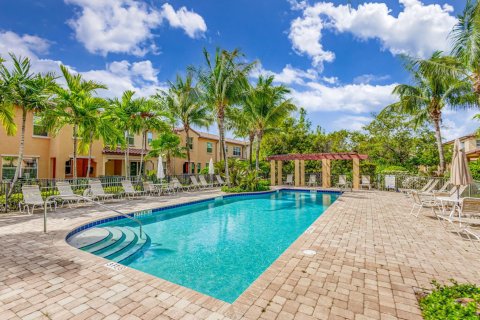 Adosado en venta en Palm Beach Gardens, Florida, 3 dormitorios, 161.09 m2 № 1207313 - foto 2