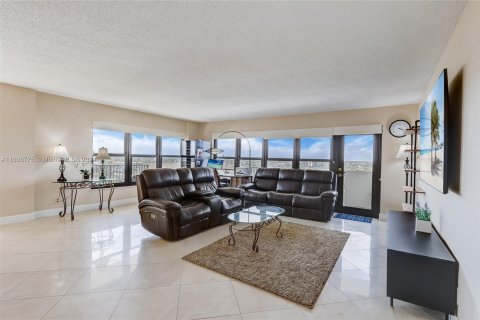 Condo in Fort Lauderdale, Florida, 2 bedrooms  № 1227534 - photo 2