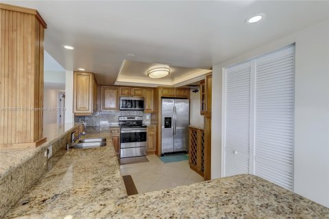 Condo in Fort Lauderdale, Florida, 2 bedrooms  № 1227534 - photo 21