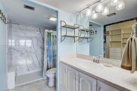 Copropriété à vendre à Fort Lauderdale, Floride: 2 chambres, 125.51 m2 № 1227534 - photo 5