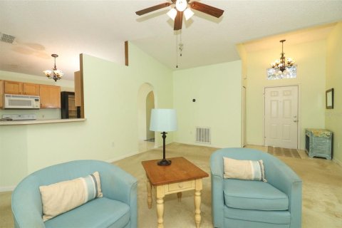 House in Apopka, Florida 3 bedrooms, 132.2 sq.m. № 1342925 - photo 5