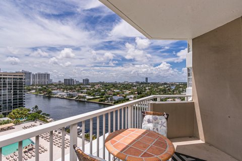 Condominio en venta en Hallandale Beach, Florida, 1 dormitorio, 74.14 m2 № 1381607 - foto 13