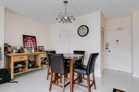 Copropriété à vendre à Hallandale Beach, Floride: 1 chambre, 74.14 m2 № 1381607 - photo 29