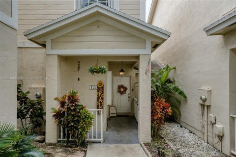 Casa en venta en Miami, Florida, 3 dormitorios, 149.67 m2 № 1381564 - foto 2