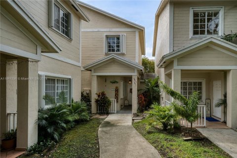 Villa ou maison à vendre à Miami, Floride: 3 chambres, 149.67 m2 № 1381564 - photo 3