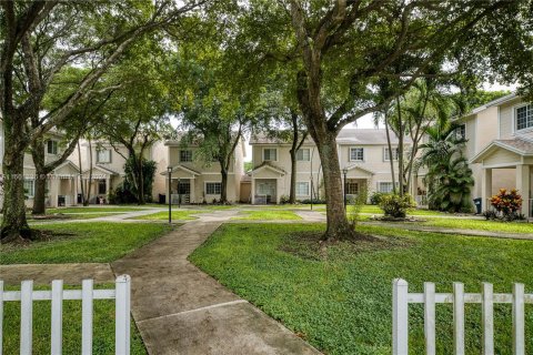 Villa ou maison à vendre à Miami, Floride: 3 chambres, 149.67 m2 № 1381564 - photo 1