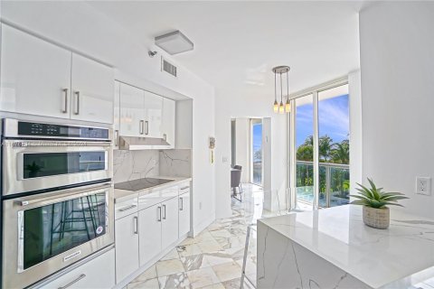 Copropriété à vendre à Surfside, Floride: 3 chambres, 179.3 m2 № 1401467 - photo 3